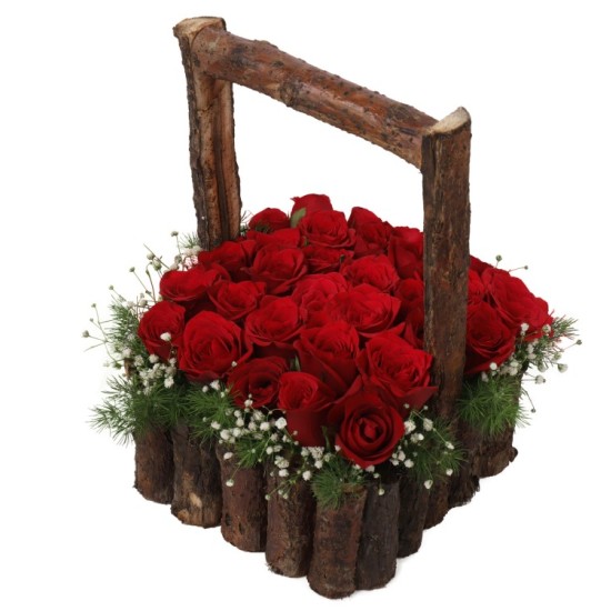 ROSES IN A WOODEN BASKET